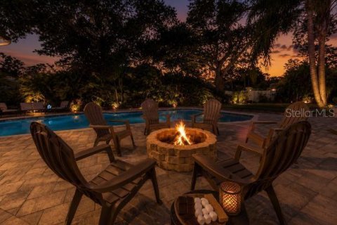 House in Clearwater, Florida 5 bedrooms, 464.88 sq.m. № 2201717 - photo 4