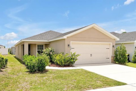 House in ASTONIA in Davenport, Florida 3 bedrooms, 140.19 sq.m. № 1785916 - photo 1