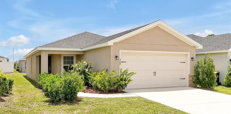 House in ASTONIA in Davenport, Florida 3 bedrooms, 140.19 sq.m. № 1785916