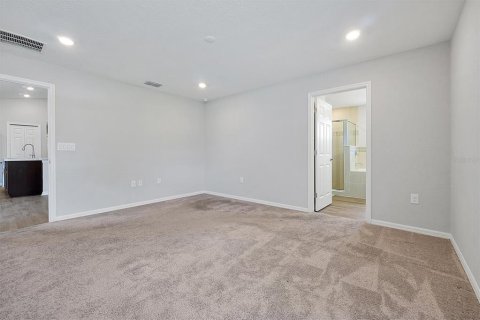 House in ASTONIA in Davenport, Florida 3 bedrooms, 140.19 sq.m. № 1785916 - photo 14