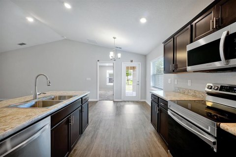 House in ASTONIA in Davenport, Florida 3 bedrooms, 140.19 sq.m. № 1785916 - photo 8