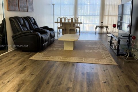 Copropriété à louer à Hallandale Beach, Floride: 2 chambres, 85.84 m2 № 2434005 - photo 3