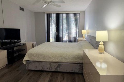 Copropriété à louer à Hallandale Beach, Floride: 2 chambres, 85.84 m2 № 2434005 - photo 12