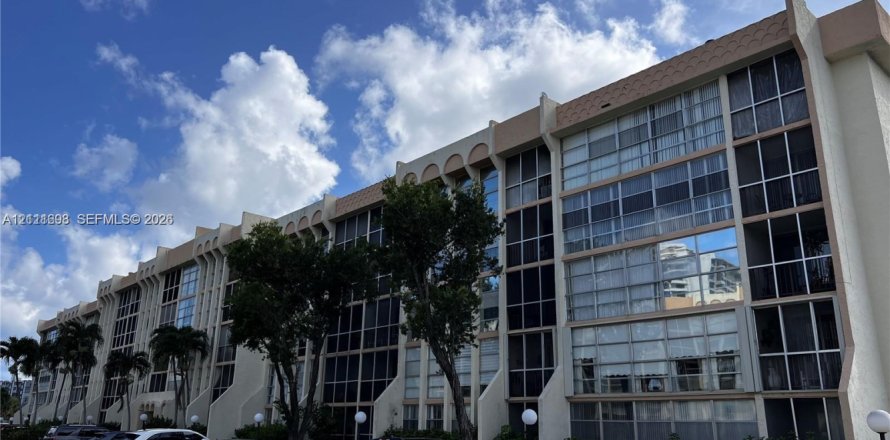Condo à Hallandale Beach, Floride, 2 chambres № 2434005