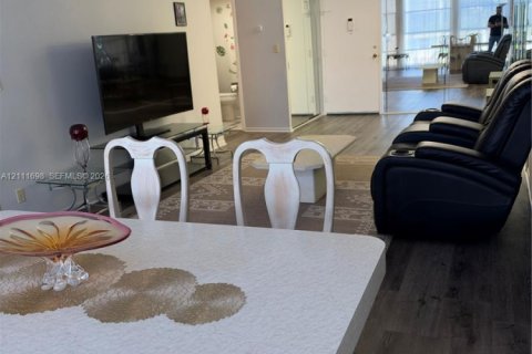 Copropriété à louer à Hallandale Beach, Floride: 2 chambres, 85.84 m2 № 2434005 - photo 5