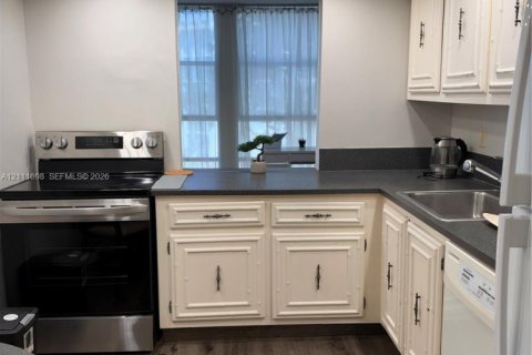 Copropriété à louer à Hallandale Beach, Floride: 2 chambres, 85.84 m2 № 2434005 - photo 8
