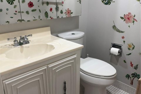 Copropriété à louer à Hallandale Beach, Floride: 2 chambres, 85.84 m2 № 2434005 - photo 7