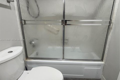 Copropriété à louer à Hallandale Beach, Floride: 2 chambres, 85.84 m2 № 2434005 - photo 10