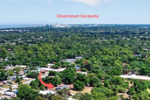 House in Sarasota, Florida 3 bedrooms, 149.67 sq.m. № 2152287 - photo 5