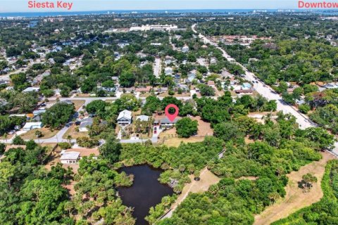 House in Sarasota, Florida 3 bedrooms, 149.67 sq.m. № 2152287 - photo 3