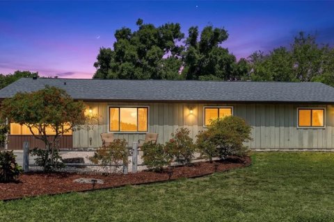 House in Sarasota, Florida 3 bedrooms, 149.67 sq.m. № 2152287
