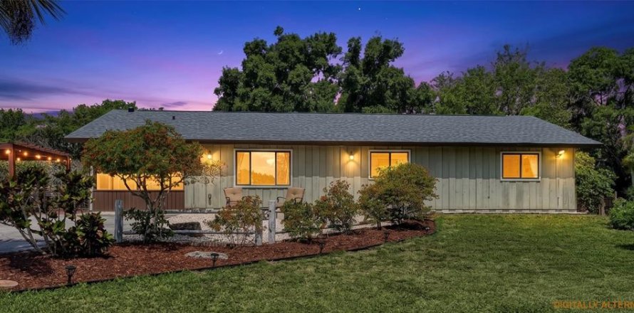 House in Sarasota, Florida 3 bedrooms, 149.67 sq.m. № 2152287