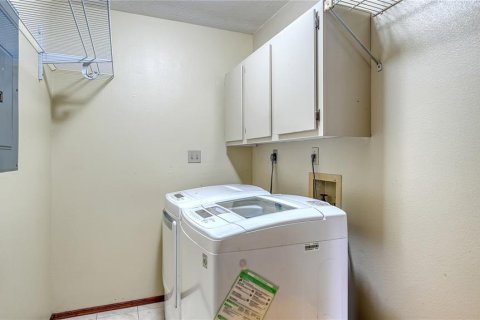 House in Sarasota, Florida 3 bedrooms, 149.67 sq.m. № 2152287 - photo 28