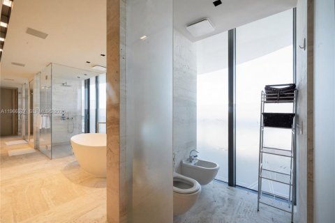 Condo in Sunny Isles Beach, Florida, 4 bedrooms  № 2081316 - photo 21