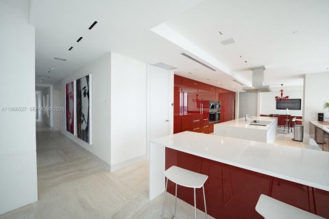 Condo in Sunny Isles Beach, Florida, 4 bedrooms  № 2081316 - photo 9