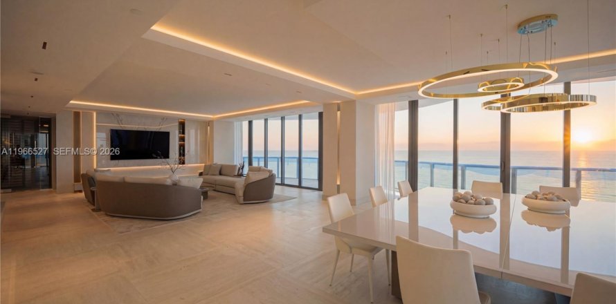 Condo in Sunny Isles Beach, Florida, 4 bedrooms  № 2081316
