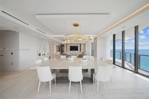 Condo in Sunny Isles Beach, Florida, 4 bedrooms  № 2081316 - photo 2