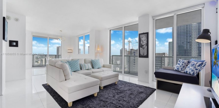 Condominio en Miami, Florida, 2 dormitorios  № 1887375