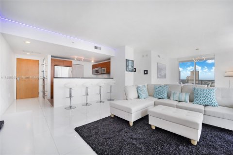 Condominio en venta en Miami, Florida, 2 dormitorios, 111.76 m2 № 1887375 - foto 2