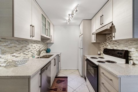 Купить кондоминиум в Бока-Ратон, Флорида 5 комнат, 79.99м2, № 2083013 - фото 17