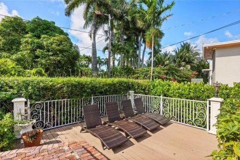 Снять в аренду виллу или дом в Холливуд, Флорида 5 спален, 187.66м2, № 1939694 - фото 12