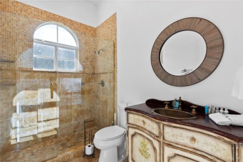 Снять в аренду виллу или дом в Холливуд, Флорида 5 спален, 187.66м2, № 1939694 - фото 4