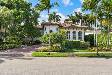 Снять в аренду виллу или дом в Холливуд, Флорида 5 спален, 187.66м2, № 1939694 - фото 13