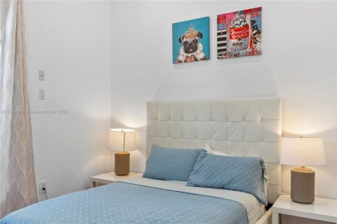 Снять в аренду виллу или дом в Холливуд, Флорида 5 спален, 187.66м2, № 1939694 - фото 5