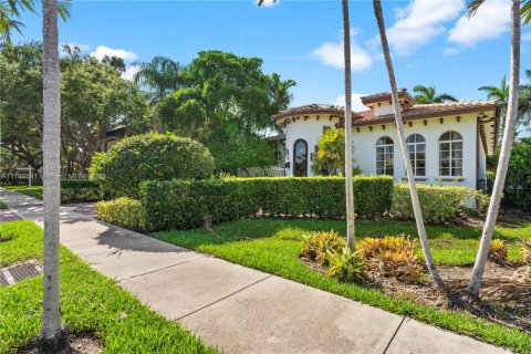 Снять в аренду виллу или дом в Холливуд, Флорида 5 спален, 187.66м2, № 1939694 - фото 11