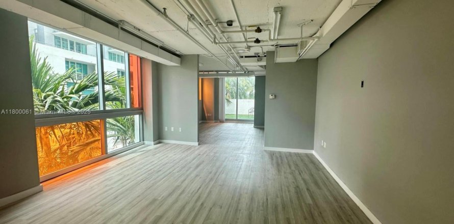Propiedad comercial en Miami, Florida № 1695406