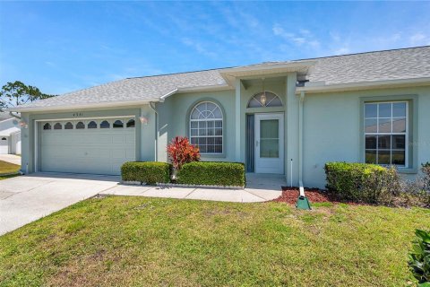 House in New Port Richey, Florida 2 bedrooms, 138.7 sq.m. № 1655189 - photo 3