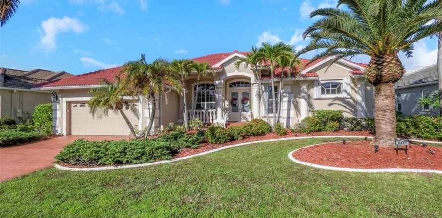 Casa en Fort Myers, Florida 4 dormitorios, 230.58 m2 № 2377975