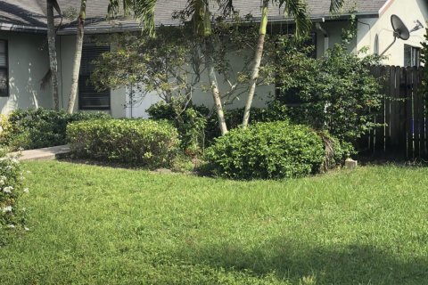 Immobilier commercial à louer à Jupiter, Floride: 3 chambres, 115.66 m2 № 1208654 - photo 1