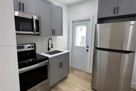 Снять в аренду виллу или дом в Майами, Флорида 2 спальни, 356.37м2, № 1957097 - фото 5