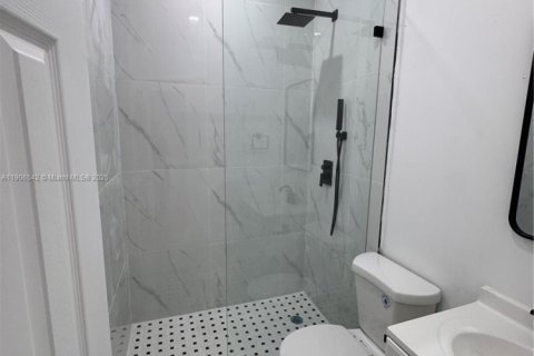 Снять в аренду виллу или дом в Майами, Флорида 2 спальни, 356.37м2, № 1957097 - фото 3