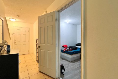 Condo in Orlando, Florida, 2 bedrooms  № 1301873 - photo 24