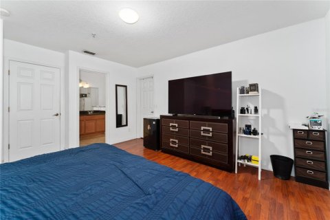 Condo in Orlando, Florida, 2 bedrooms  № 1301873 - photo 12