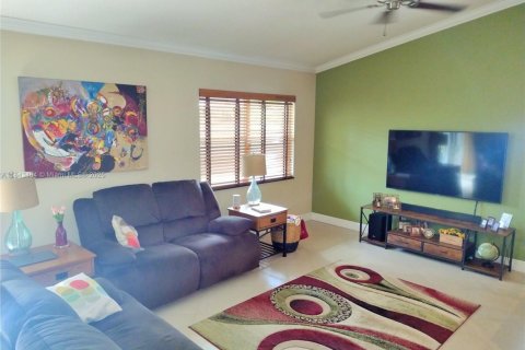 House in Sunrise, Florida 3 bedrooms, 167.6 sq.m. № 1836493 - photo 13