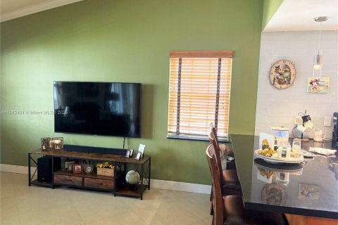 House in Sunrise, Florida 3 bedrooms, 167.6 sq.m. № 1836493 - photo 12