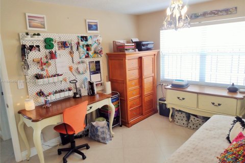 House in Sunrise, Florida 3 bedrooms, 167.6 sq.m. № 1836493 - photo 27