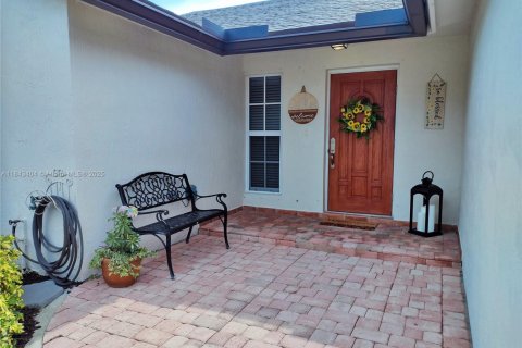 House in Sunrise, Florida 3 bedrooms, 167.6 sq.m. № 1836493 - photo 3