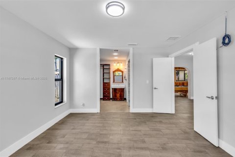 House in Cooper City, Florida 4 bedrooms, 211.72 sq.m. № 1588339 - photo 21