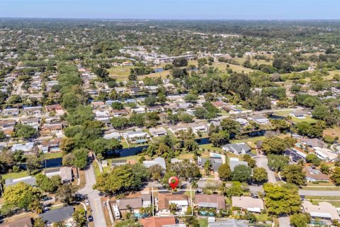 House in Cooper City, Florida 4 bedrooms, 211.72 sq.m. № 1588339 - photo 5