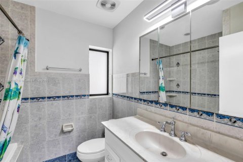 House in Cooper City, Florida 4 bedrooms, 211.72 sq.m. № 1588339 - photo 30