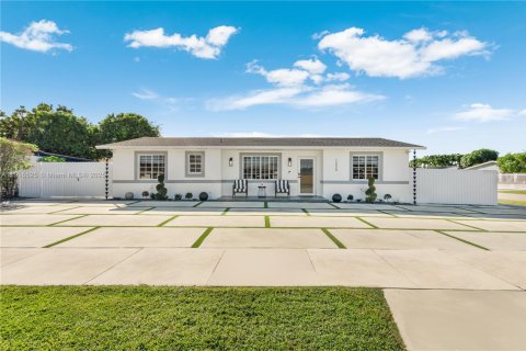 Casa en venta en Miami, Florida, 4 dormitorios, 118.17 m2 № 1970617 - foto 3