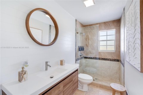 Casa en venta en Miami, Florida, 4 dormitorios, 118.17 m2 № 1970617 - foto 29