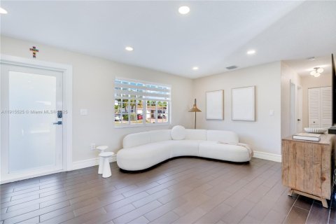 Casa en venta en Miami, Florida, 4 dormitorios, 118.17 m2 № 1970617 - foto 6