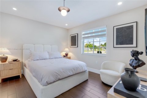 Casa en venta en Miami, Florida, 4 dormitorios, 118.17 m2 № 1970617 - foto 23
