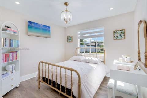 Casa en venta en Miami, Florida, 4 dormitorios, 118.17 m2 № 1970617 - foto 28