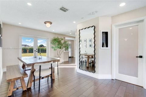 Casa en venta en Miami, Florida, 4 dormitorios, 118.17 m2 № 1970617 - foto 10